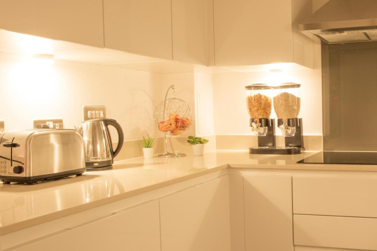 Dockside Walk - Canary Wharf Apartament Londra